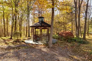 200 Greentree Circle, Aurora, OH 44202 - Photo 13