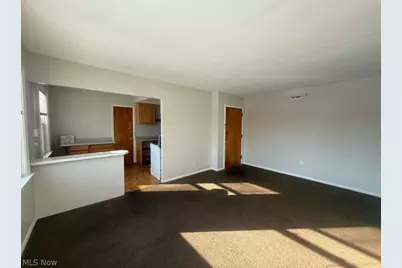 2027 Warrensville Center Road #6, South Euclid, OH 44121 - Photo 5