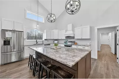 2252 Applegrove Street NE, Canton, OH 44721 - Photo 3