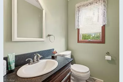 951 S Azalea Boulevard, Barberton, OH 44203 - Photo 17