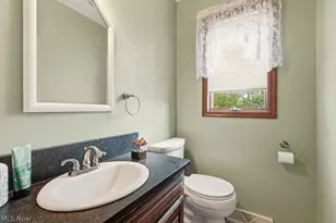 951 S Azalea Blvd, Barberton, OH 44203 - Photo 17