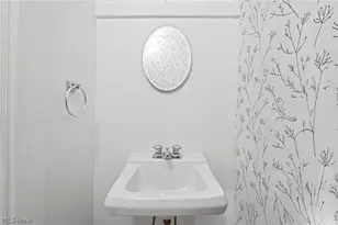 718 E Highland Ave, Ravenna, OH 44266 - Photo 5