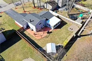 1317 Cedarwood Dr, Mineral Ridge, OH 44440 - Photo 5