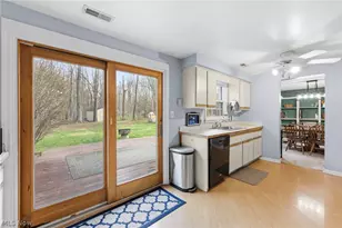 8678 Apple-Hill Rd, Chagrin Falls, OH 44023 - Photo 9