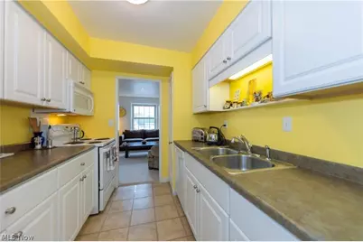 13710 Shaker Boulevard #405, Loveland, OH 44120 - Photo 9