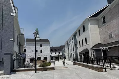 1300 Weathervane Lane #325, Akron, OH 44313 - Photo 5