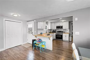 1887 Hillsdale Dr, Twinsburg, OH 44087 - Photo 7