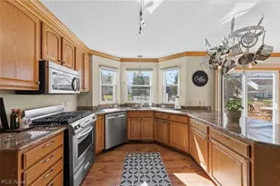 1572 Augusta Ave, Brunswick, OH 44212 - Photo 7