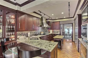 2 Haskell Dr, Bratenahl, OH 44108 - Photo 9