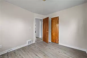 1167 Hilltop Dr, Akron, OH 44310 - Photo 15