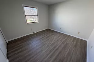 5913 Oak Point Rd, Lorain, OH 44053 - Photo 13