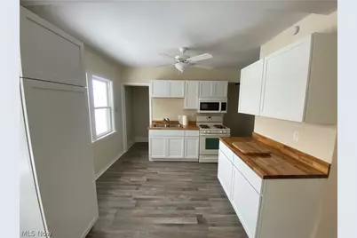 8221 Grand Division Avenue, Loveland, OH 44125 - Photo 5