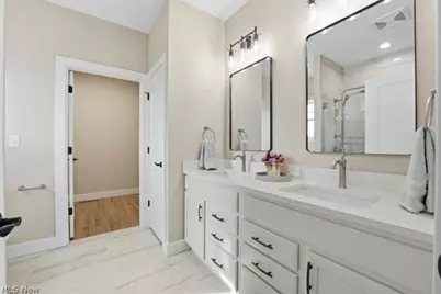 911 Dogwood Drive, Hubbard, OH 44425 - Photo 19