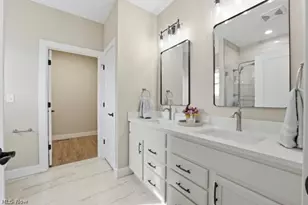 911 Dogwood Dr, Hubbard, OH 44425 - Photo 19