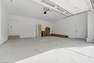 911 Dogwood Dr, Hubbard, OH 44425 - Photo 27