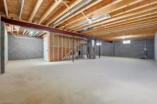 911 Dogwood Dr, Hubbard, OH 44425 - Photo 27