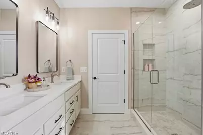 911 Dogwood Drive, Hubbard, OH 44425 - Photo 19