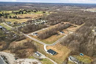 911 Dogwood Dr, Hubbard, OH 44425 - Photo 35