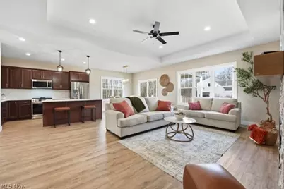 911 Dogwood Drive, Hubbard, OH 44425 - Photo 9