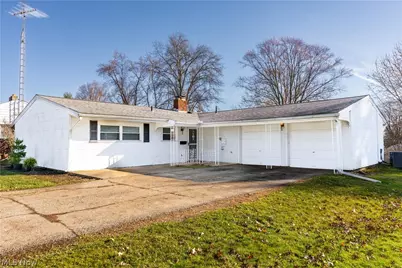1718 Fernwood Boulevard, Alliance, OH 44601 - Photo 1