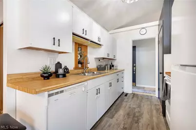 1718 Fernwood Boulevard, Alliance, OH 44601 - Photo 13