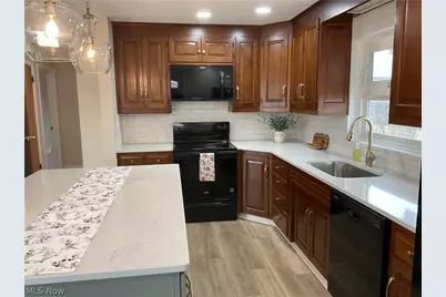 1127 Valleyview Avenue SW, Canton, OH 44710 - Photo 5