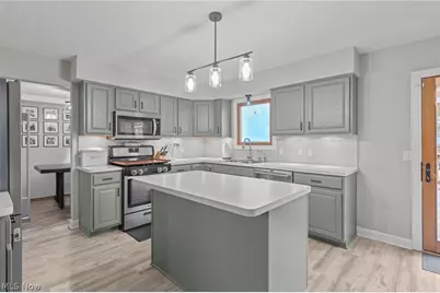 107 Keswick Court, Amherst, OH 44001 - Photo 3