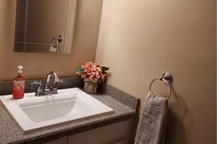 1329 Valley-View Dr, Youngstown, OH 44512 - Photo 11