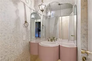 4520 University Pkwy, University Heights, OH 44118 - Photo 11