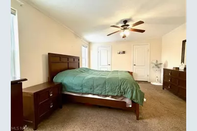 362 Pin Oak Circle, Elyria, OH 44035 - Photo 9