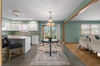 4469 Shelly Drive, Green Hills, OH 44131 - Photo 9