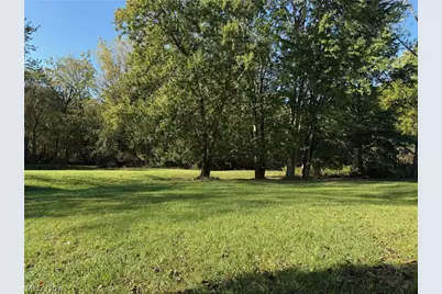 1061 Jonathan Avenue, Akron, OH 44333 - Photo 3