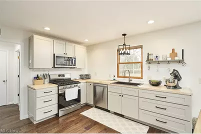 1061 Jonathan Avenue, Akron, OH 44333 - Photo 5