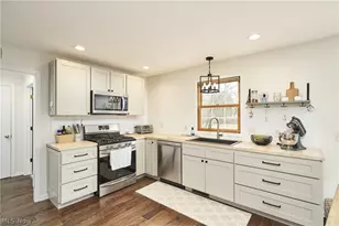 1061 Jonathan Ave, Akron, OH 44333 - Photo 5