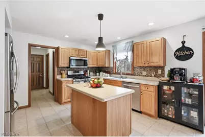 2031 Celestial Drive NE, Warren, OH 44484 - Photo 13