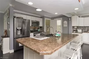 1402 S Chapel St, Louisville, OH 44641 - Photo 9