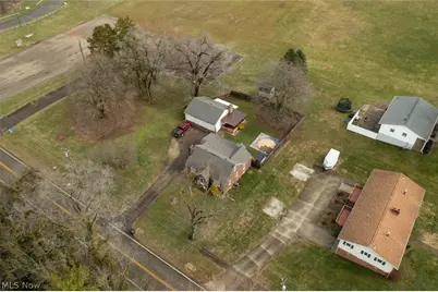 1402 S Chapel Street, Louisville, OH 44641 - Photo 3