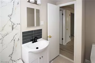 24791 Drakefield Ave, Euclid, OH 44123 - Photo 19