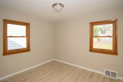 24791 Drakefield Avenue, Euclid, OH 44123 - Photo 13