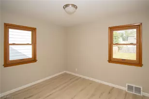 24791 Drakefield Ave, Euclid, OH 44123 - Photo 13