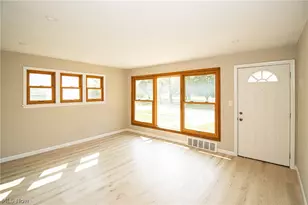 24791 Drakefield Ave, Euclid, OH 44123 - Photo 7