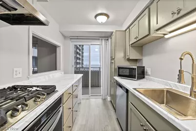 12900 Lake Avenue #201, Oakwood, OH 44107 - Photo 11