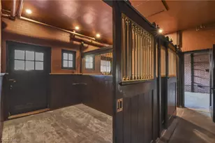 10 E Hanna Ln, Bratenahl, OH 44108 - Photo 9