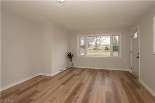 398 Snyder Ave, Barberton, OH 44203 - Photo 5