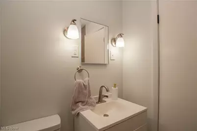 398 Snyder Avenue, Barberton, OH 44203 - Photo 17