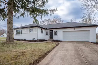 398 Snyder Avenue, Barberton, OH 44203 - Photo 1