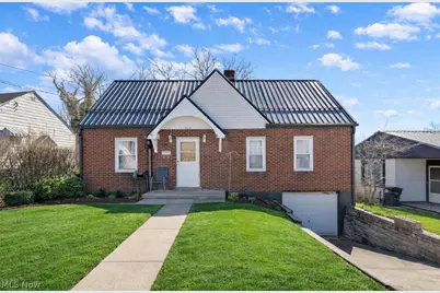 832 Buena Vista Boulevard, Steubenville, OH 43952 - Photo 1