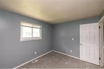 211 Brace Avenue, Elyria, OH 44035 - Photo 17