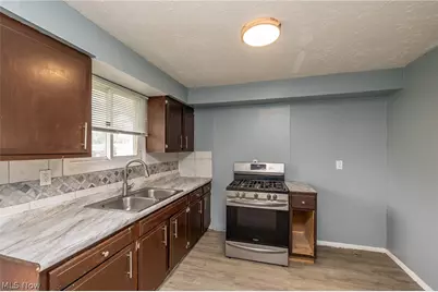 211 Brace Avenue, Elyria, OH 44035 - Photo 5