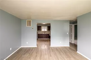 211 Brace Ave, Elyria, OH 44035 - Photo 9